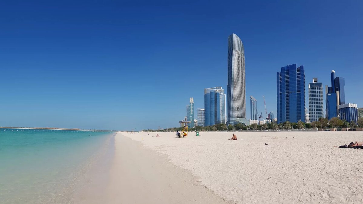 https://www.travelabudhabi.ae/img/containers/main/img/Bestbeaches/abu-dhabi-straende-corniche-beach-2.jpg/bce987d40c3b4dfcf9b547a7d3595bf2.jpg