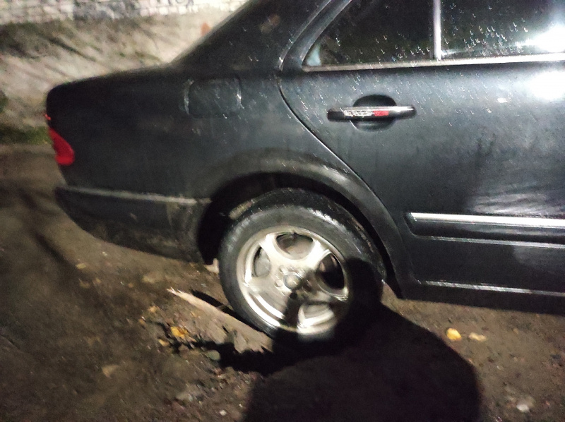    Земля провалилась под машиной в Сегежепаблик «Сегежа online…»