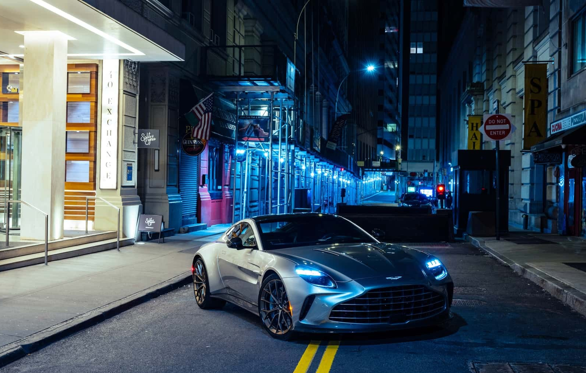Aston Martin Vantage 2025 года 