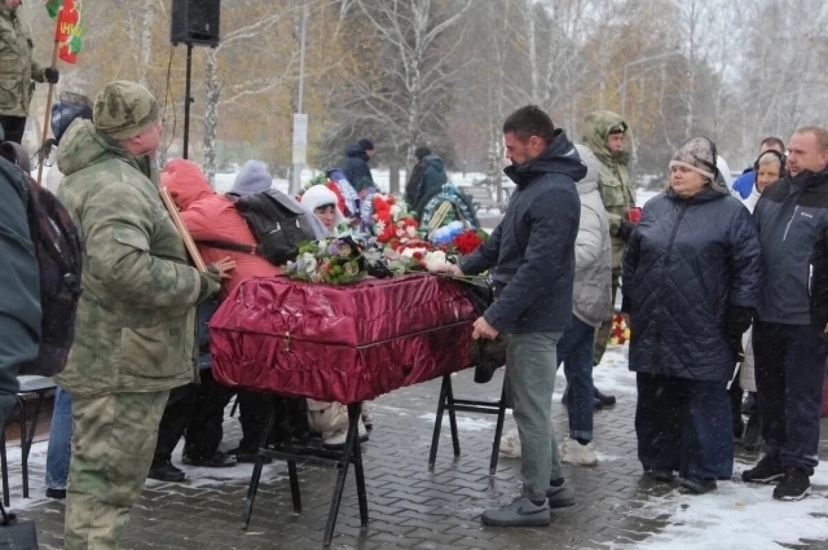    Уральцы простились с погибшим на СВО 52-летним гранатометчиком