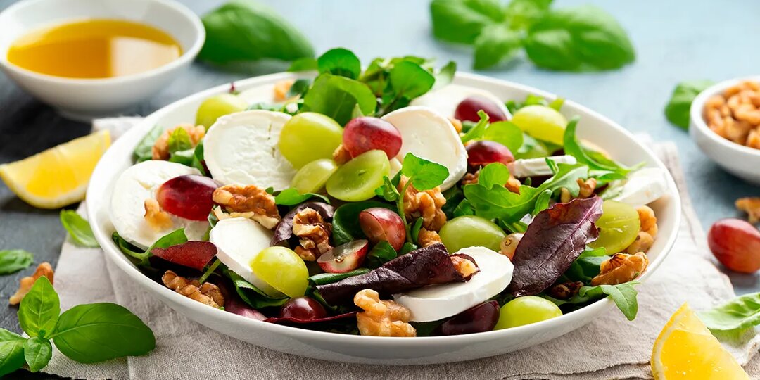 15 вкусных блюд из винограда: от салата до компота