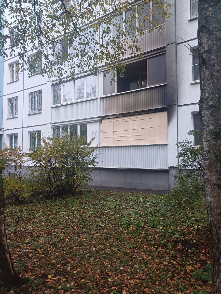 Окно сгоревшей квартиры. 