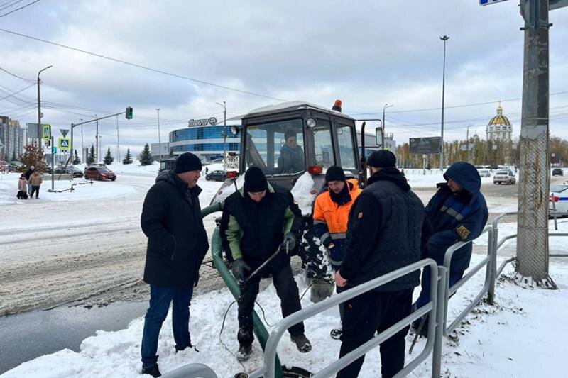    Администрация Челябинска / Коммунальные службы устраняют потоп в Челябинске