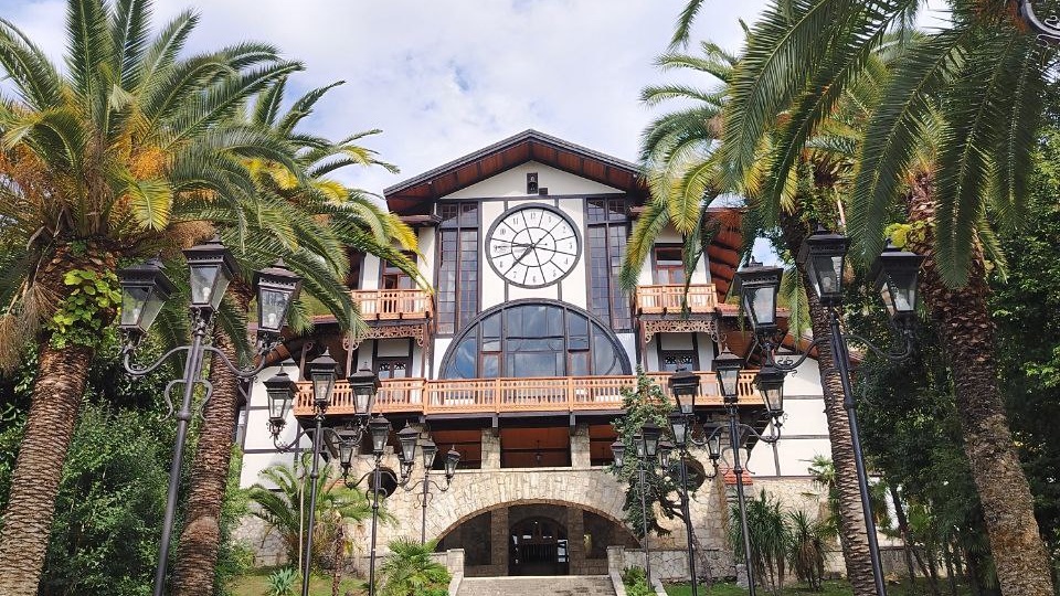 Наследие принца Ольденбургского в Гагре – ресторан Гагрипш и Приморский парк