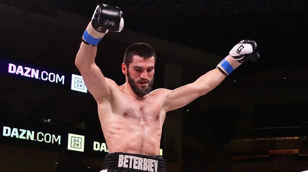 Артур Бетербиев.