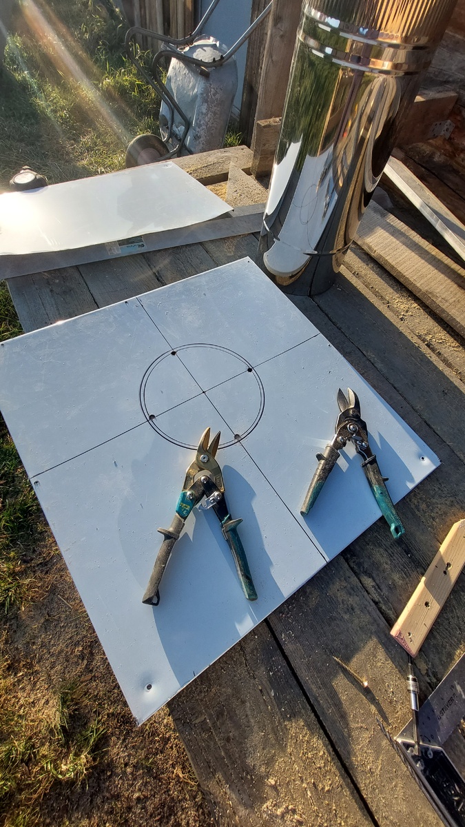 Делаем отверстие на нашем объекте.