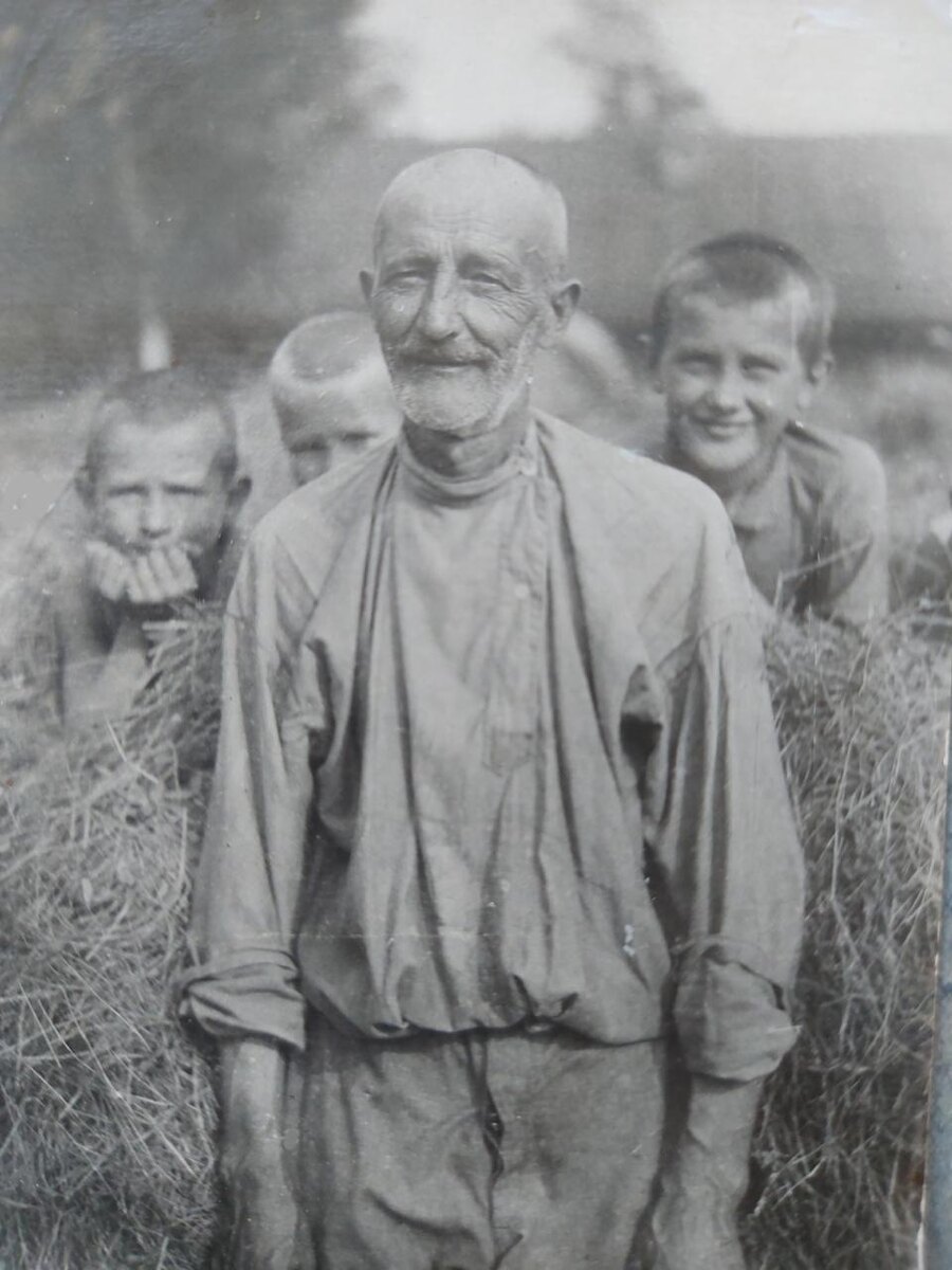 Мой дед Сергей Васильев.