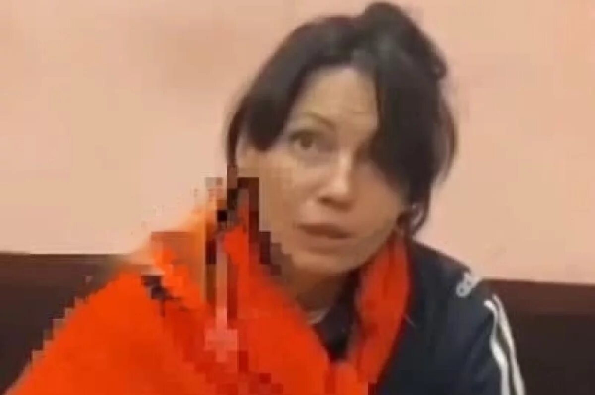    Елена Чесакова.