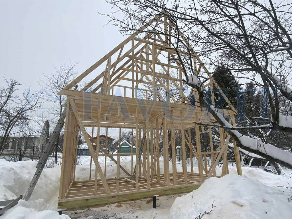 Начало строительства дачного дома 4х6 с мансардой 4х4