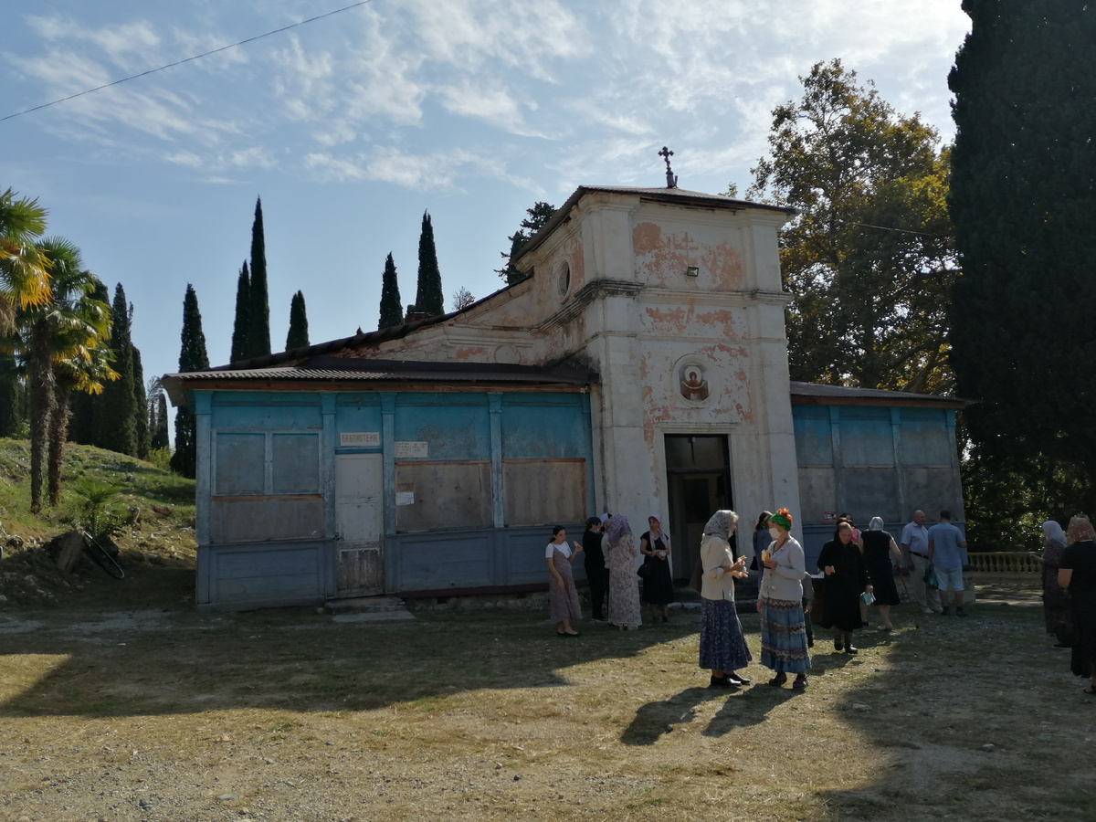 Храм Покрова Пресвятой Богородицы в Новом Афоне. Фото Света ВСвете
