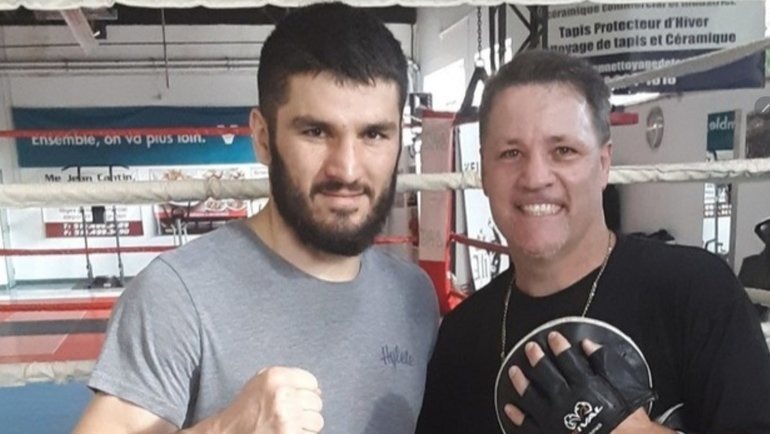    Артур Бетербиев и Джон Скалли. соцсети