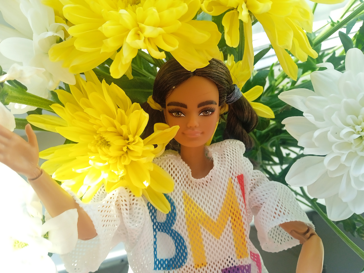 Джема в цветах. Фото автора.