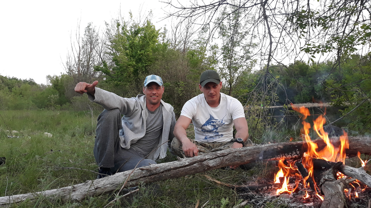 Два Димана, два рыбака, два друга!!! Мне очень повезло, что у меня есть такой дружище как Диман! Сколько приходилось преодолеть на рыбалках и выручать друг друга! Фото взято из личного архива. 