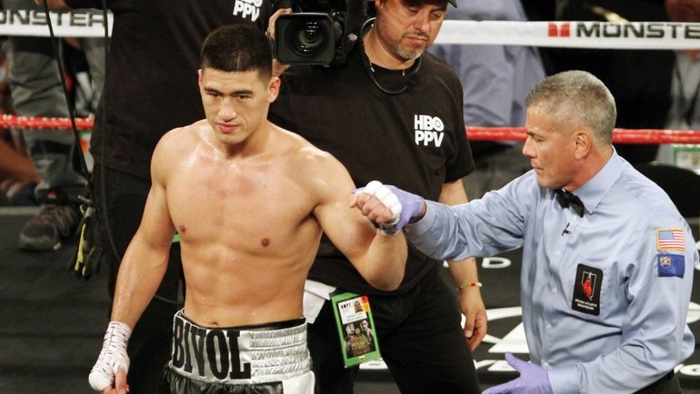    Дмитрий Бивол (слева). Global Look Press