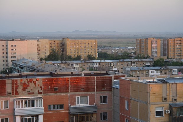    Вид на район Юго-Восток, Караганда, 31 июля 2024 года. Фото: Дмитрий Ермаков / «Лента.ру»