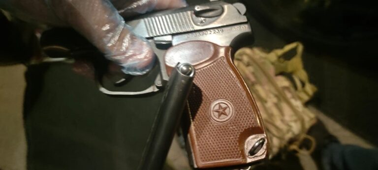    В Оренбурге трое грабителей напали на мужчину в его доме Оренбуржье