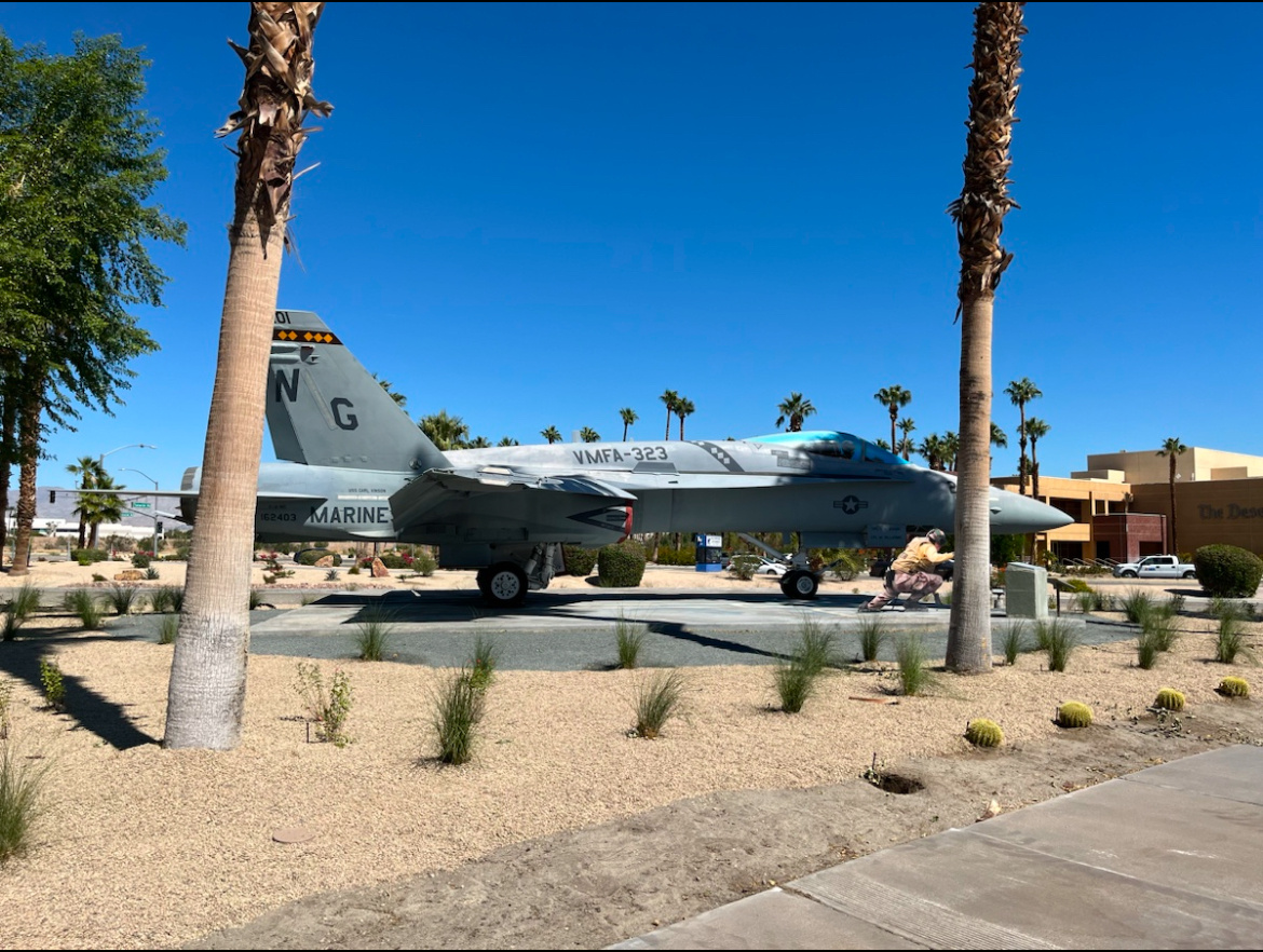 Военный самолёт в открытом музее Палм Спрингс
