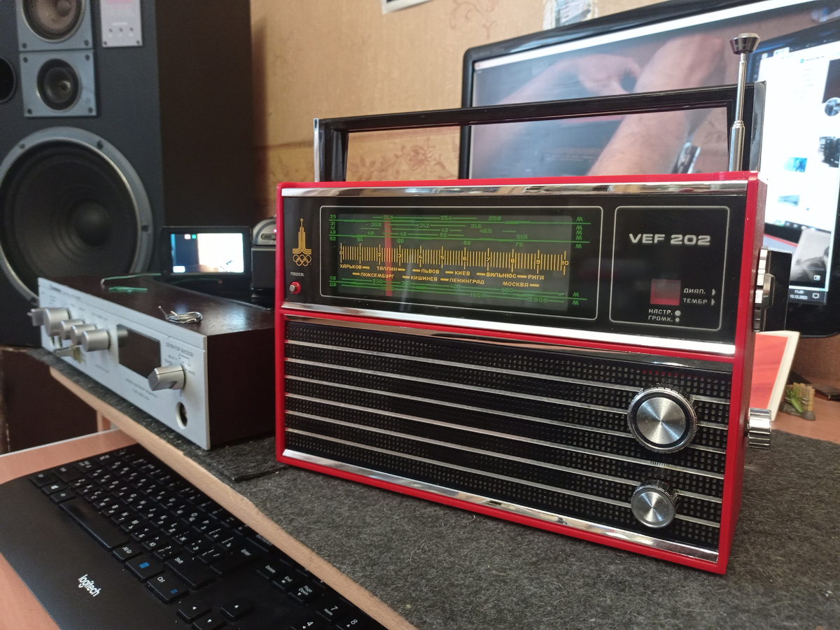 вот этот Вэф часто беру на дачу так батарейки год отпахали