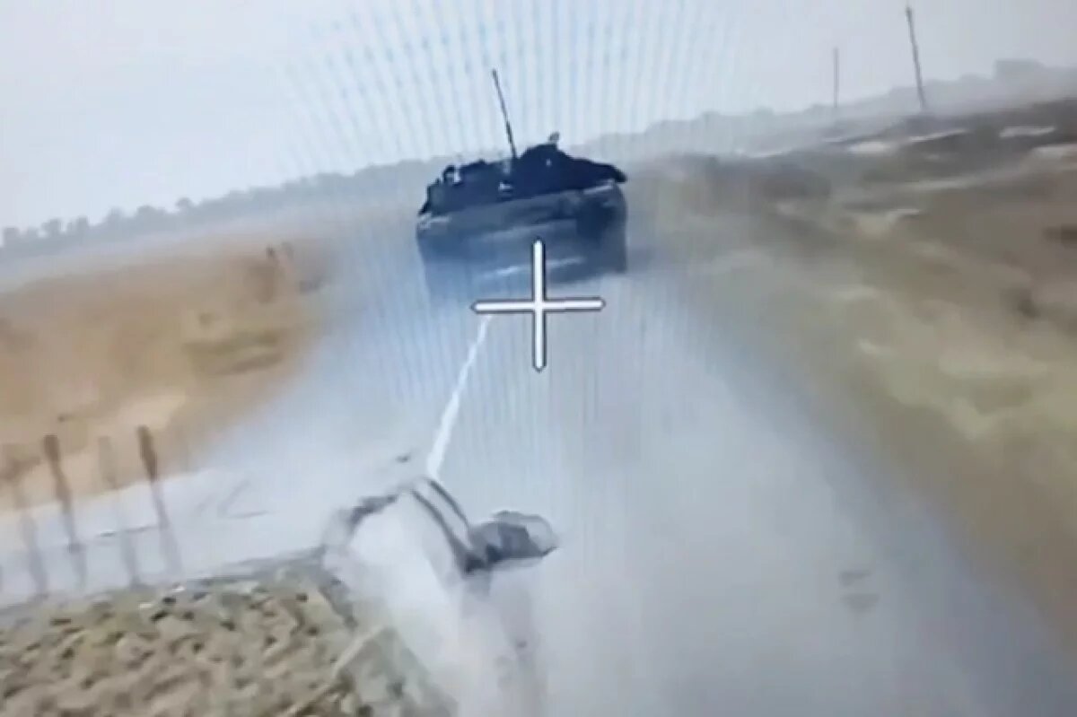    FPV-дрон ВС РФ уничтожил танк ВСУ в Курской области.