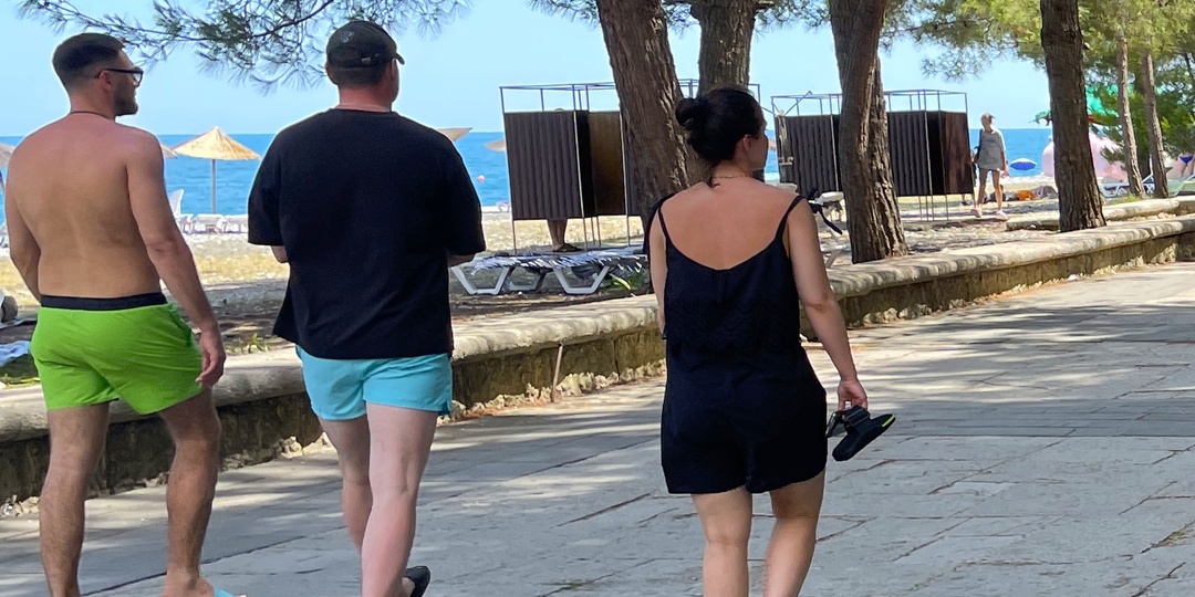 Убегали «сверкая пятками» из Абхазии. Курорт Пицунда, где со времен СССР мало что изменилось, а людям это не понравилось