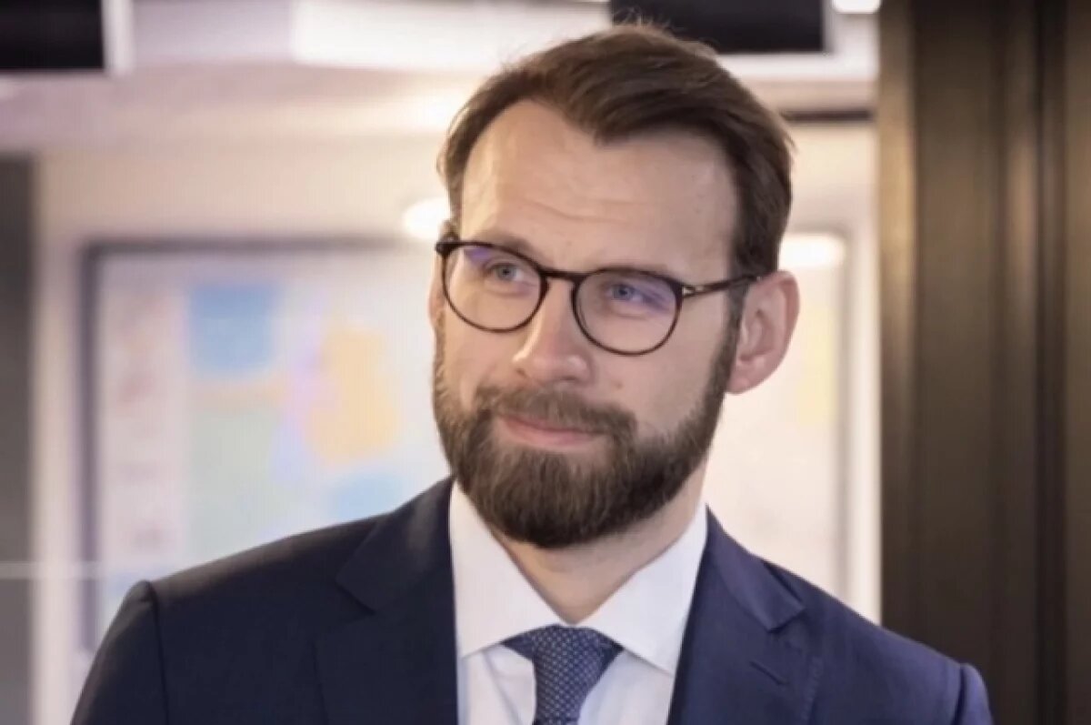    Евгений Кожевников в юношеском возрасте участвовал в соревнованиях системы Федерации хоккея России.