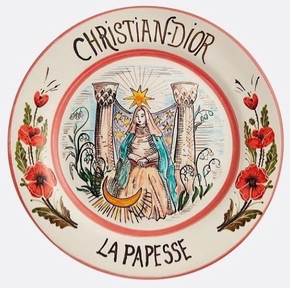 Тарелка из серии "Карты Таро". Кристиан Диор.