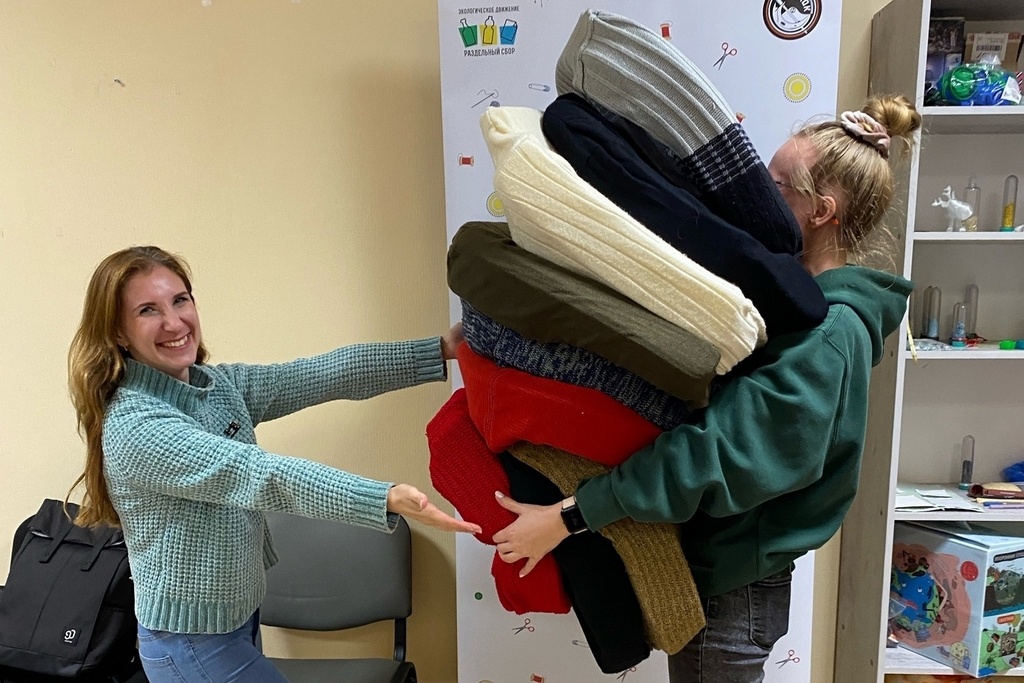    Участники проекта "Выбросить нельзя, перешить!" использовали старые свитеры, которые уже нельзя носить или отдать на благотворительность.