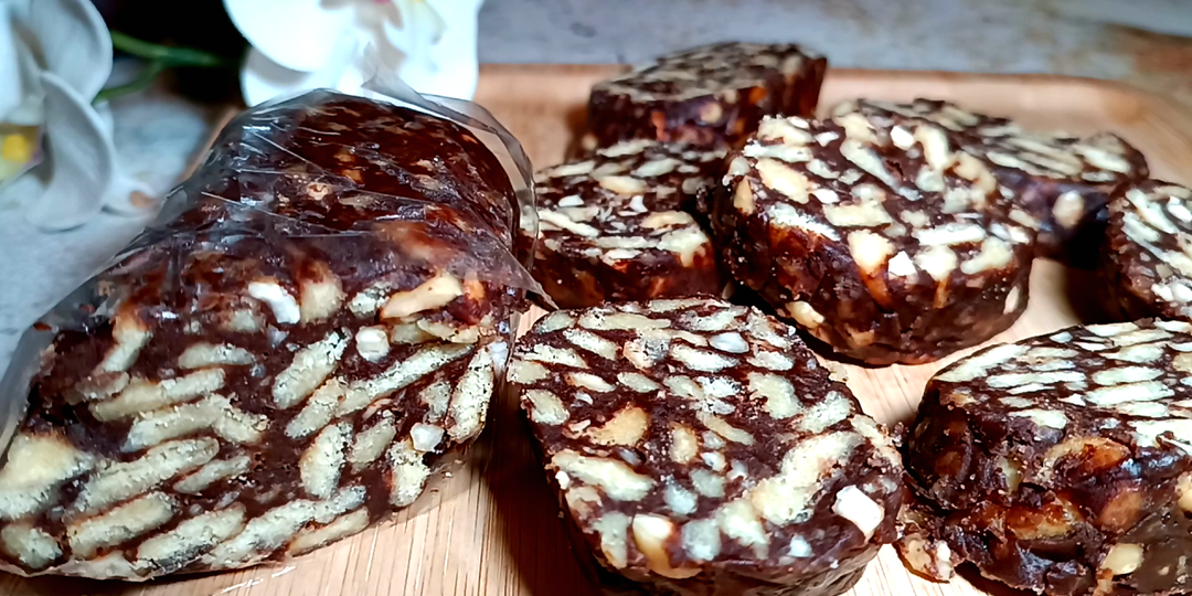 📌 Шоколадная колбаса из печенья и какао - вкусный десерт, без выпечки