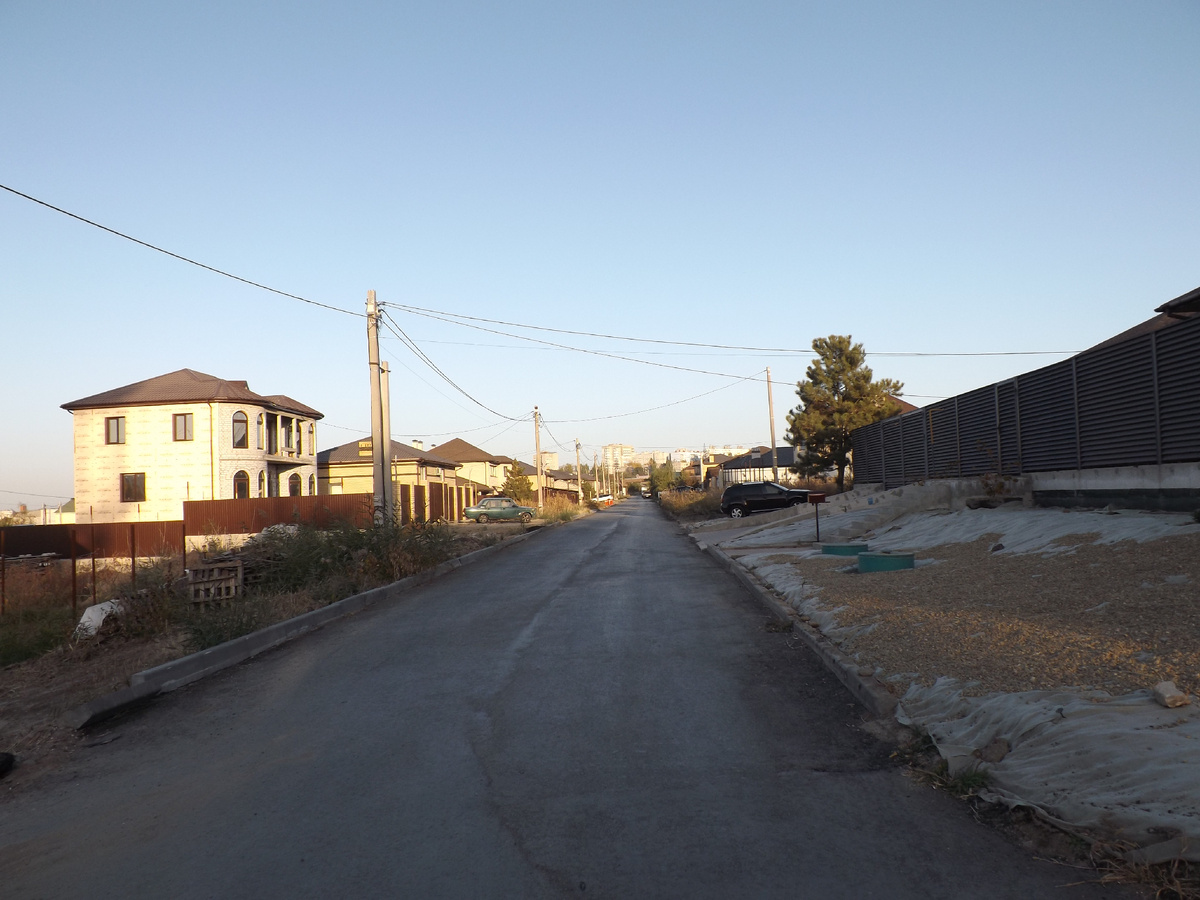 Улица Жданова. Асфальта тут не было.