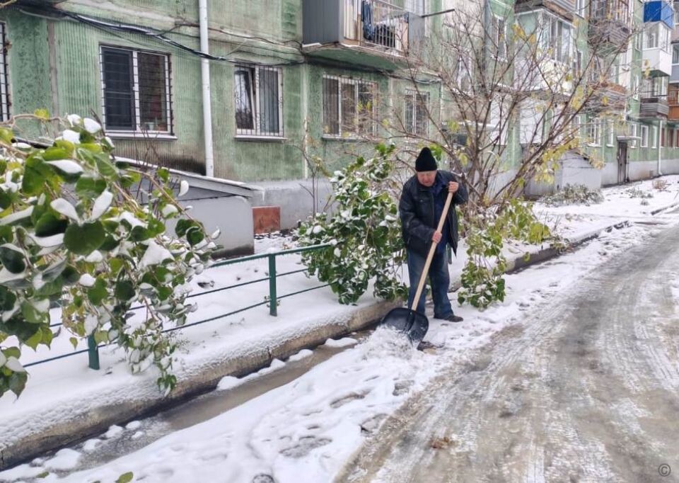    Уборка снега в Барнауле. Источник: Barnaul.org