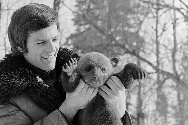 Дин Рид с медвежонком в Карелии, 1974 год