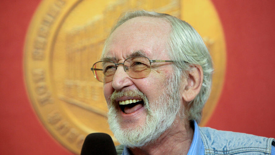 Василий Ливанов на презентации собраний своих сочинений в торговом доме «Библио-Глобус», 2010 год / Руслан Кривобок/РИА Новости