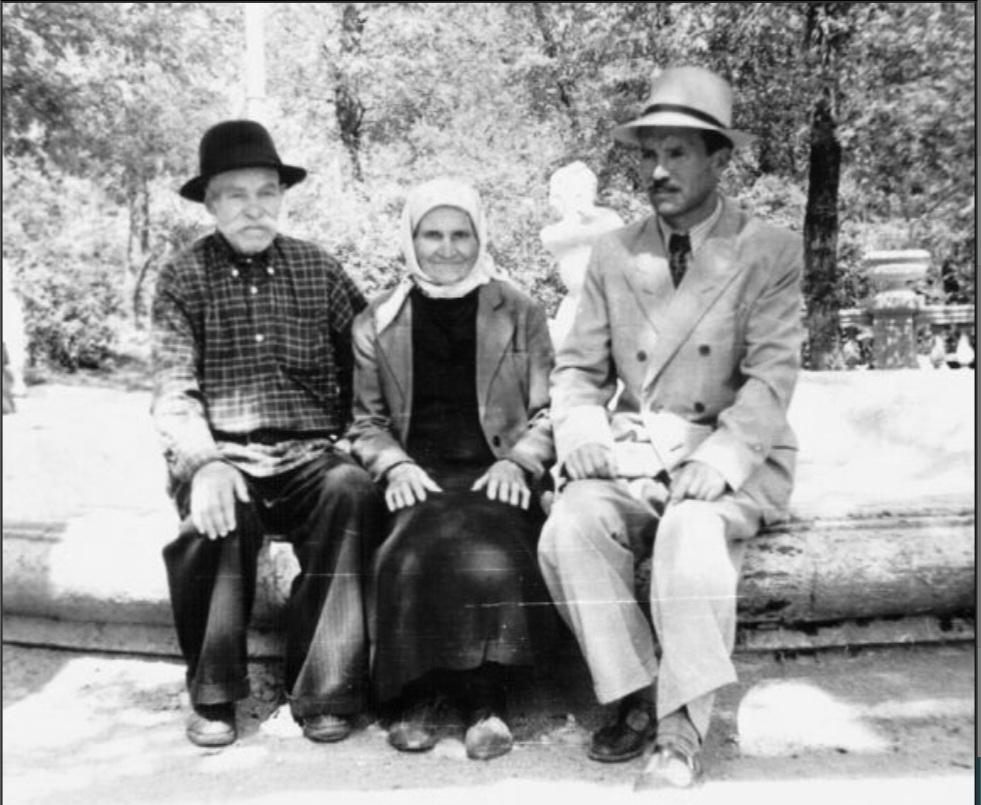 Семен Золотарев с родителями