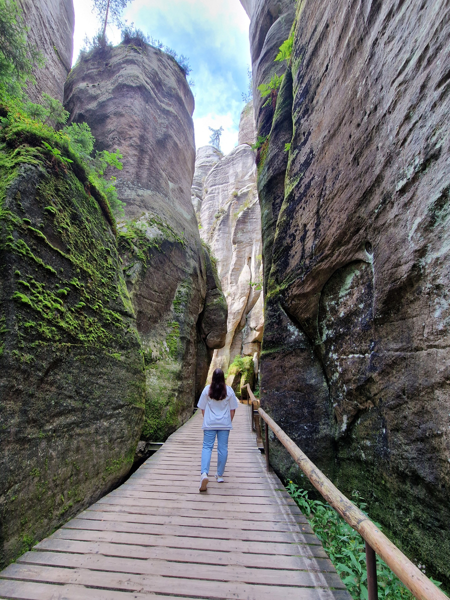 Скальный город Адршпах