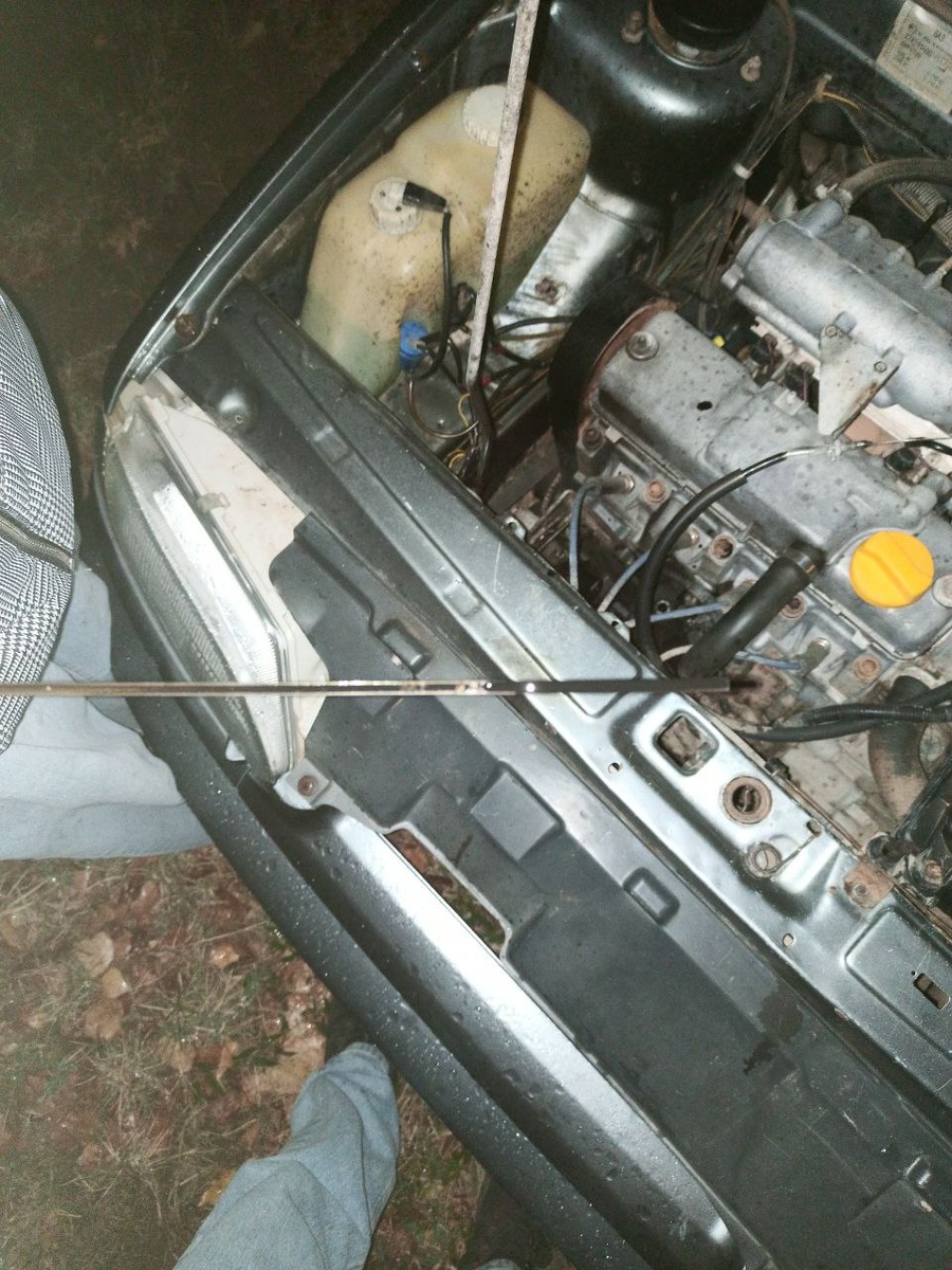 Масло в Ваз 2114 после 9000 километров пробега, это уже не масло, а гуталин какой-то