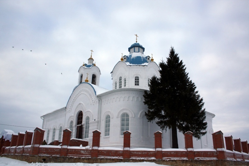    Восстановленный старинный Покровский храм в селе Булзи. Фото: предоставлено сайту Царьград.