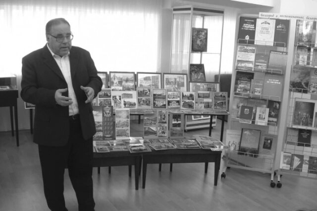    Александр Николаевич выступает на одной из книжных выставок, 2011 год. Фото: из архива редакции
