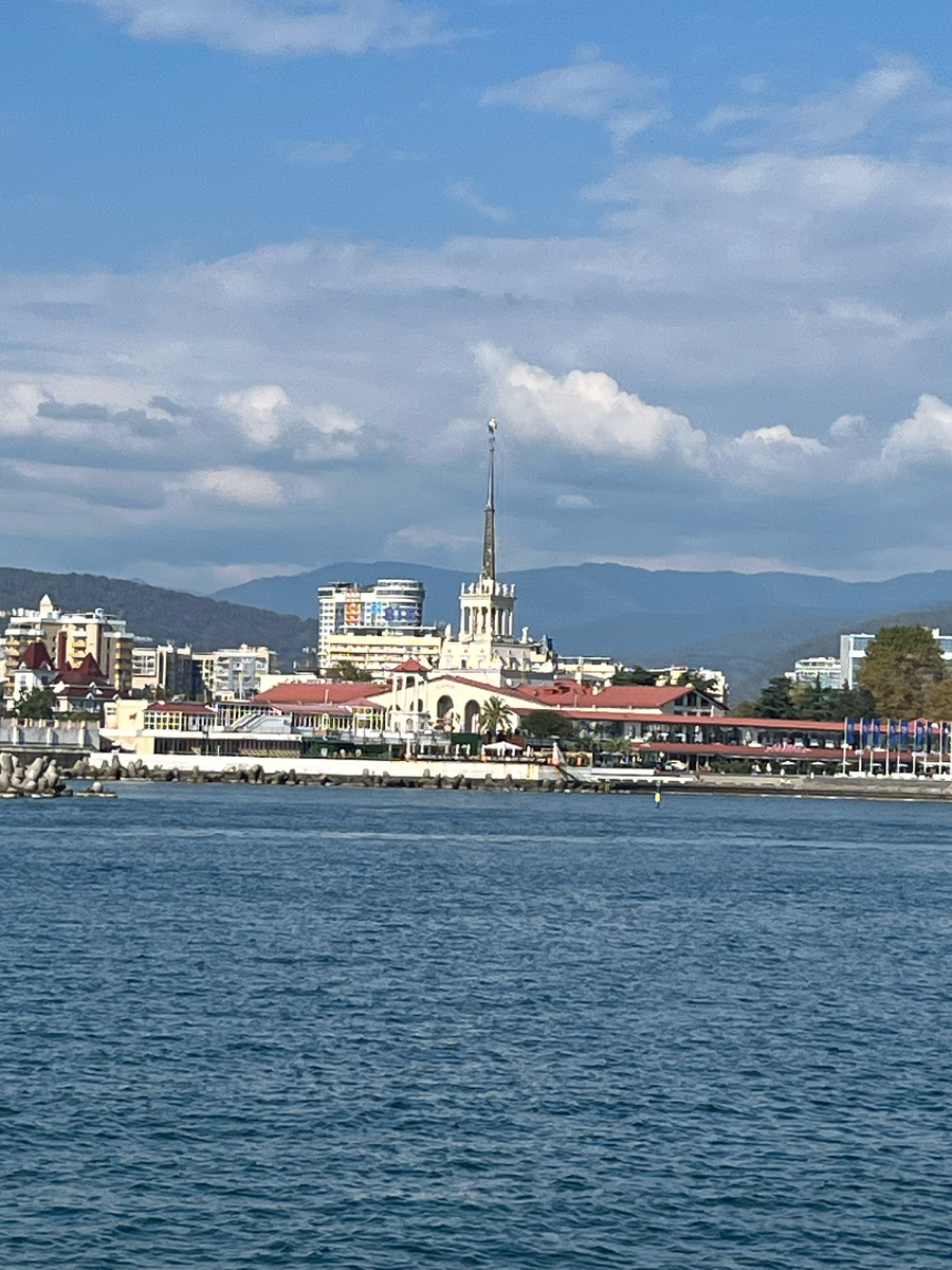 Морской порт Сочи вид с воды, море и горы, горы и море...