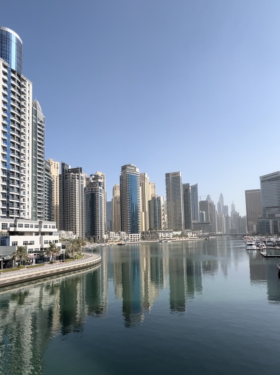 Узнаете же и без подписи? Дубай, Дубай-Марина, конец сентября 2024