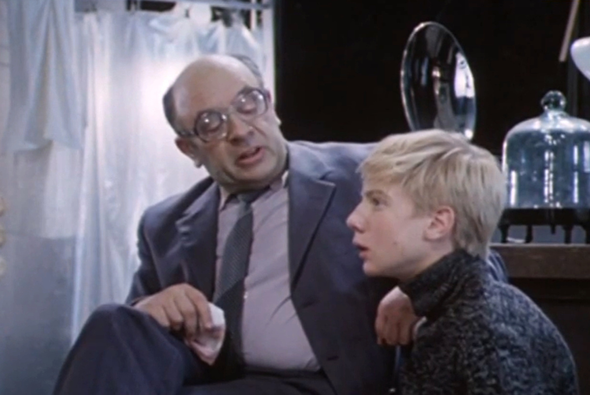 Кадр из кинофильма "Если верить Лопотухину", 1983 г., режиссер Михаил Козаков, сценарист Александр Хмелик, композитор Георгий Гаранян (скриншот)