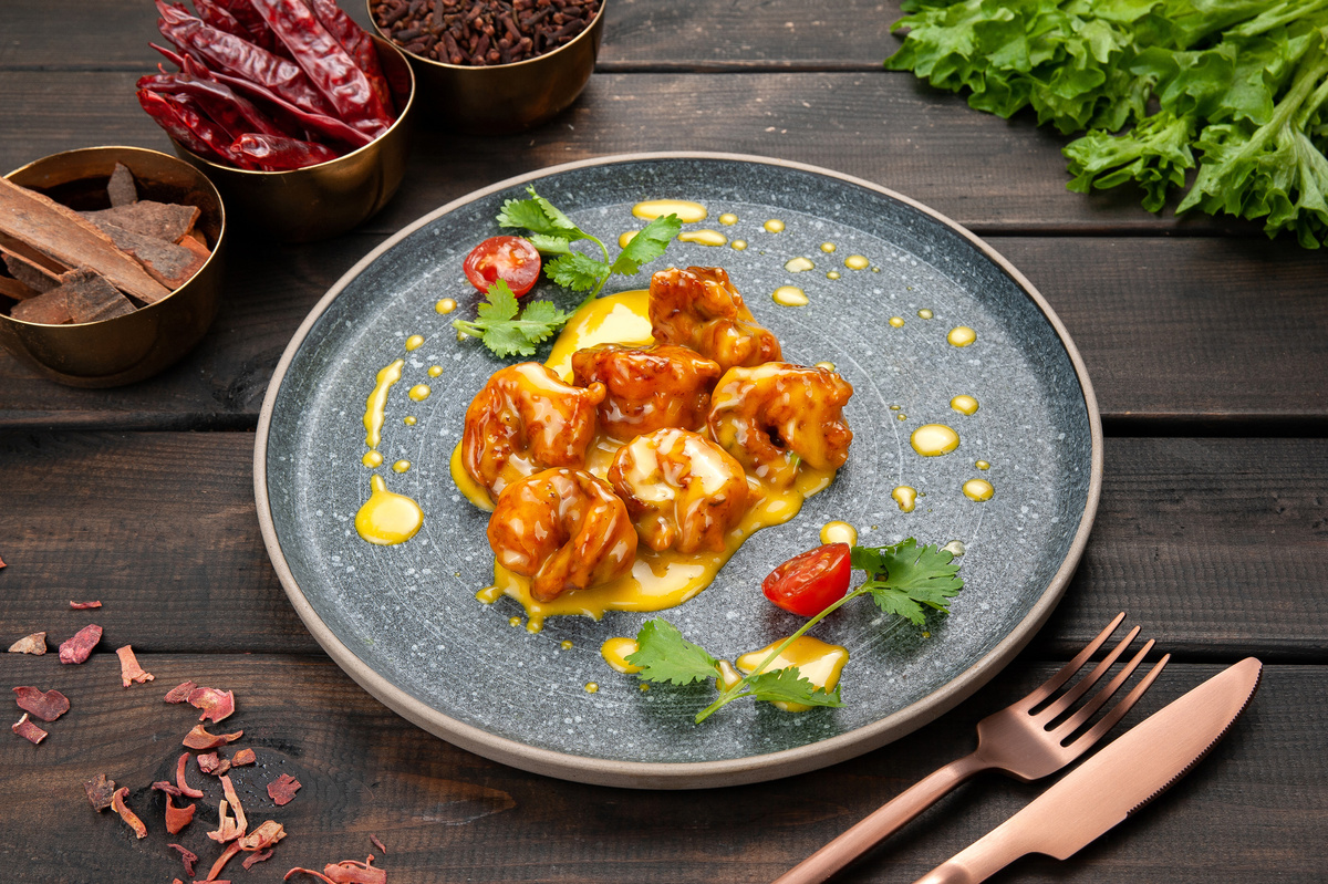 Фуд фотография креветок в соусе. Фотограф Владислав Степашов
