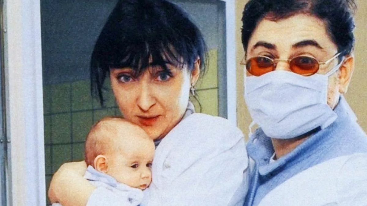 Лолита Милявская в роддоме с Александром Цекало