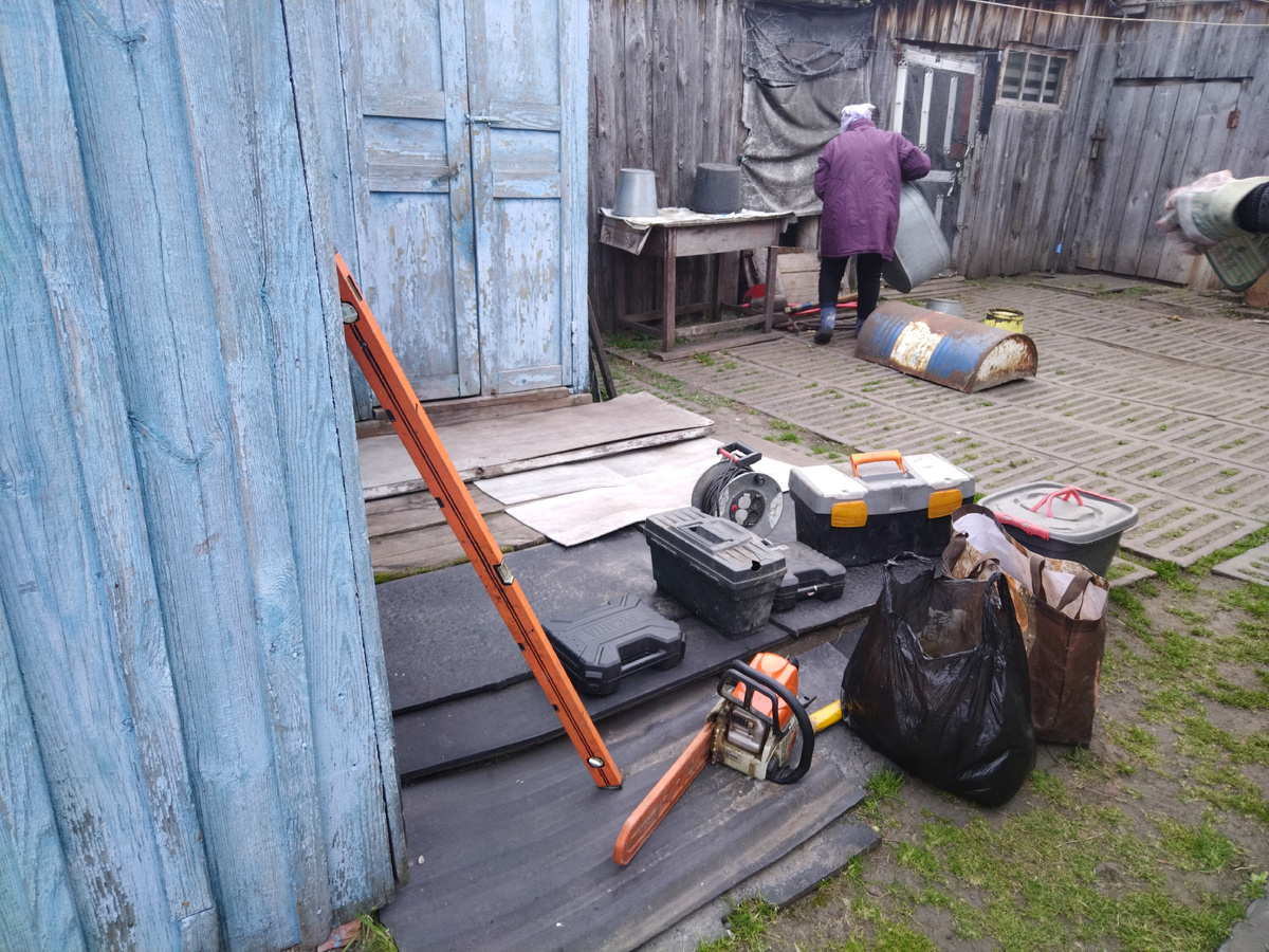 Приехали на место работы.