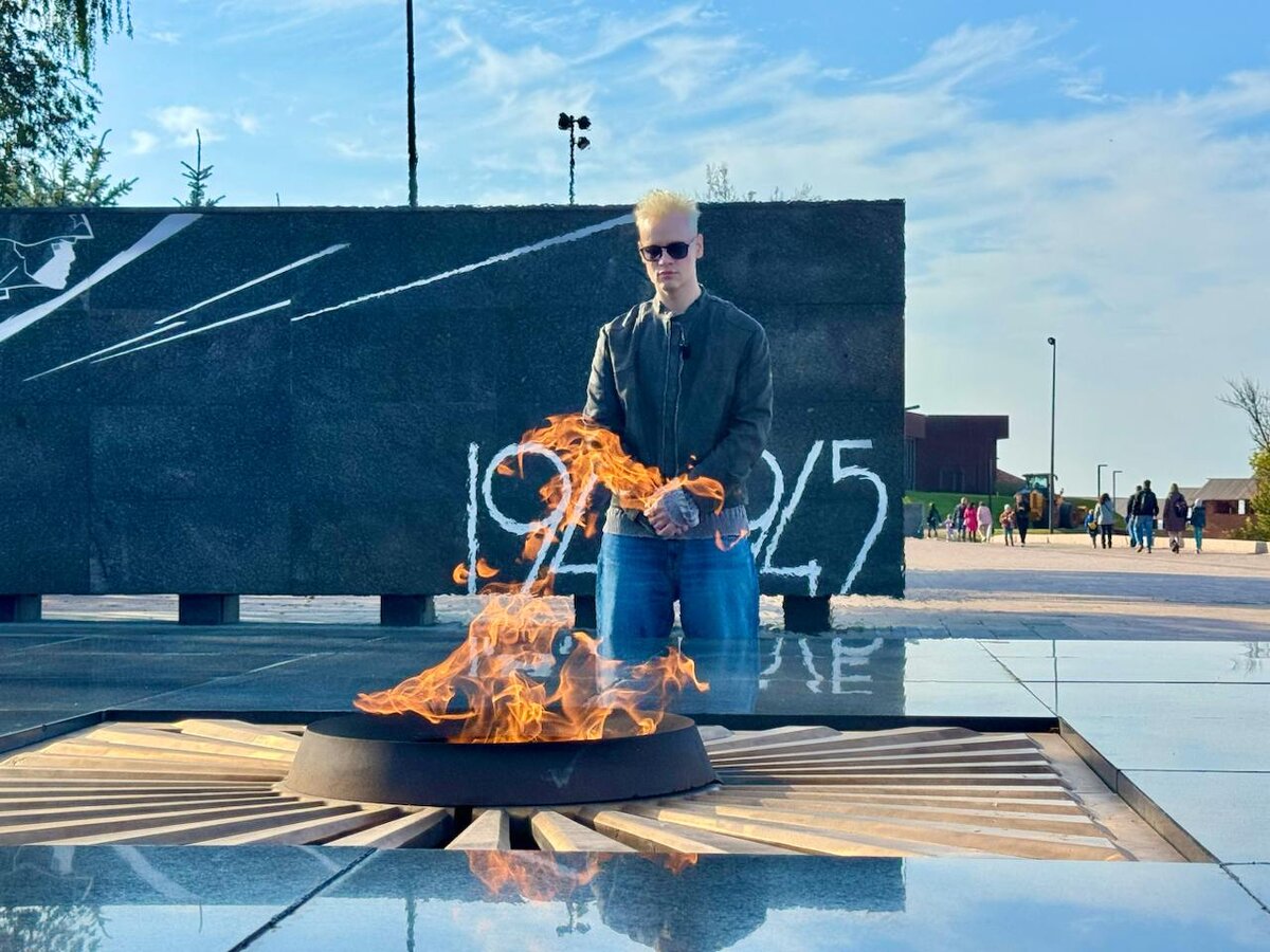 Единственный Артист, который занимается общественной работой на регулярной основе. Из интернета 