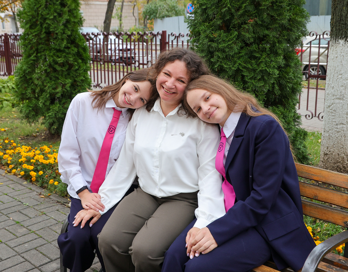 Натальи и ее младшие дочери.