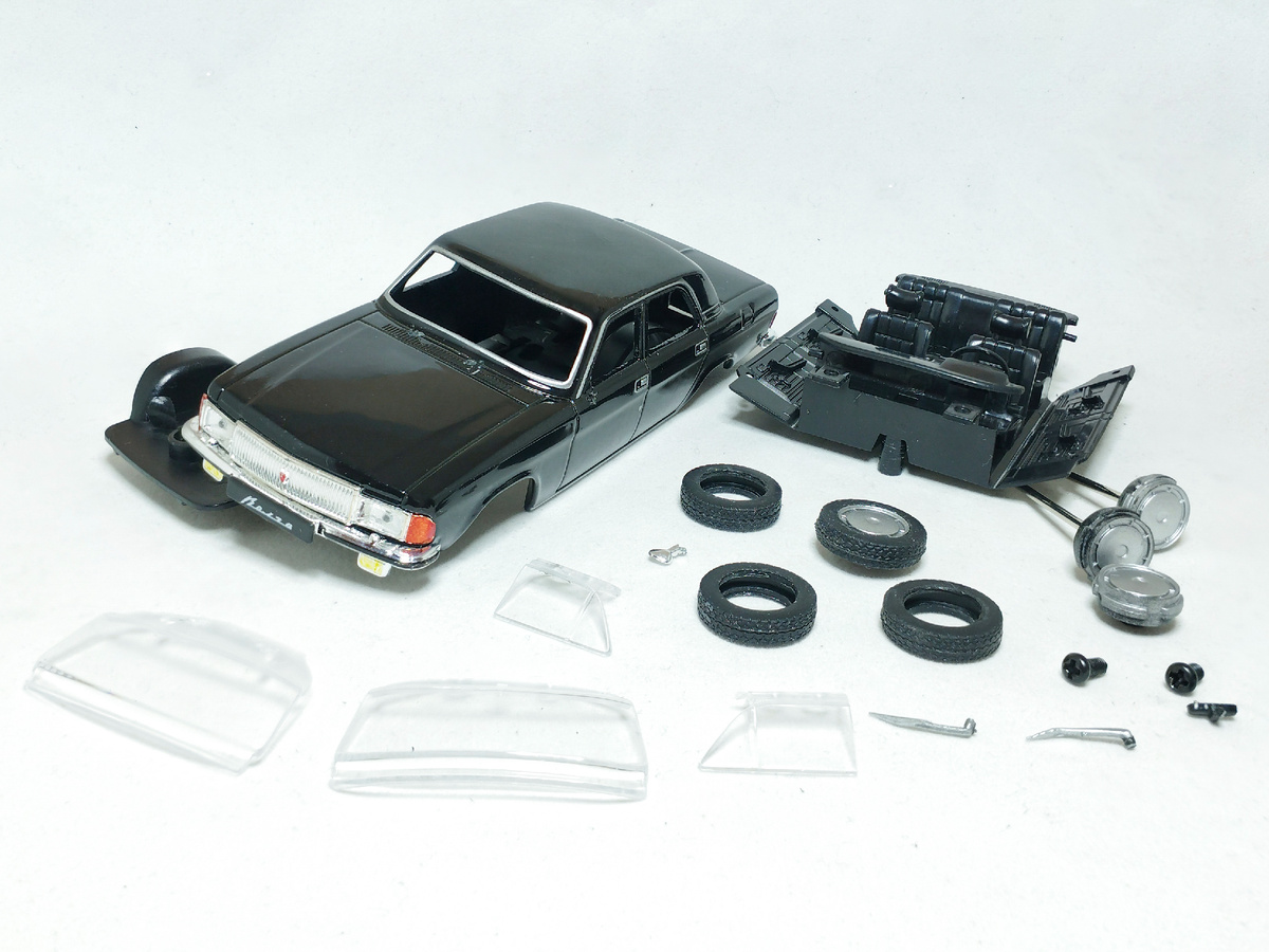 Рис. 2. Модель автомобиля автомобиля ГАЗ-3102 «Волга» из журнальной серии "Автолегенды СССР" от Deagostini в разобранном виде