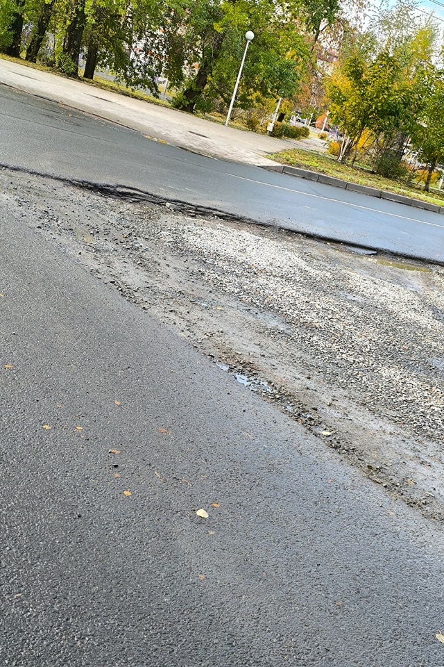    Жители Зареки в Петрозаводске требуют вернуть асфальт на дорогу к домуПодслушано в ПТЗ | Петрозаводск