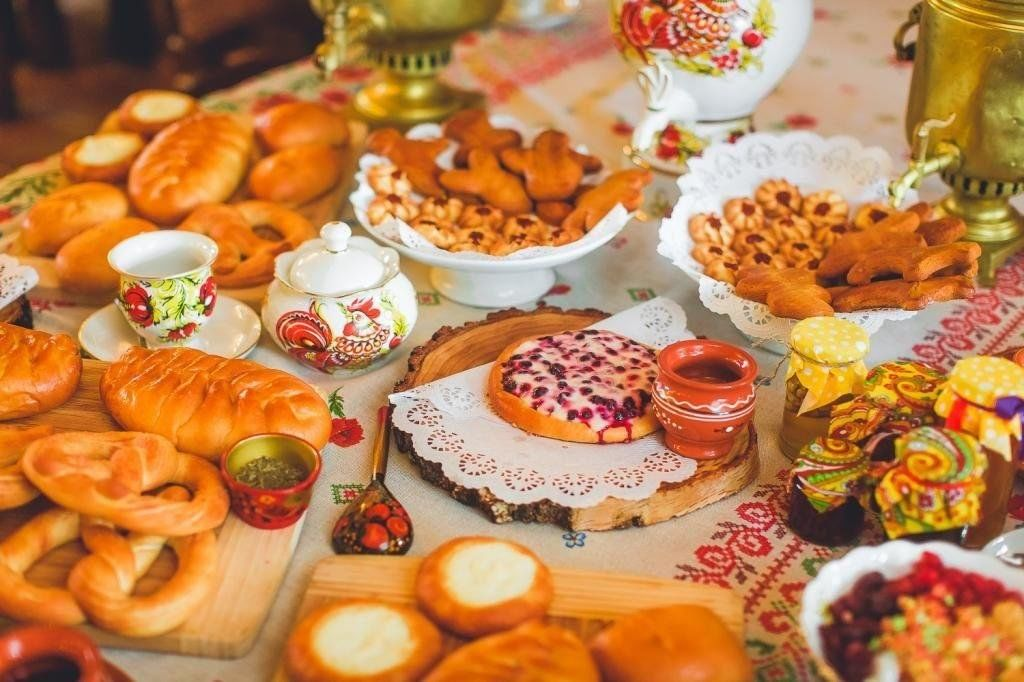 На Покров, как и в другие большие праздники, нельзя было работать. Притом, не только физически, но и умственно. Нельзя заниматься домашними делами и рукоделием. Можно лишь готовить еду.