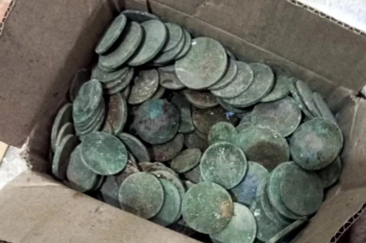    В Удмуртии при расчистке храма обнаружили старинный клад из 300 монет