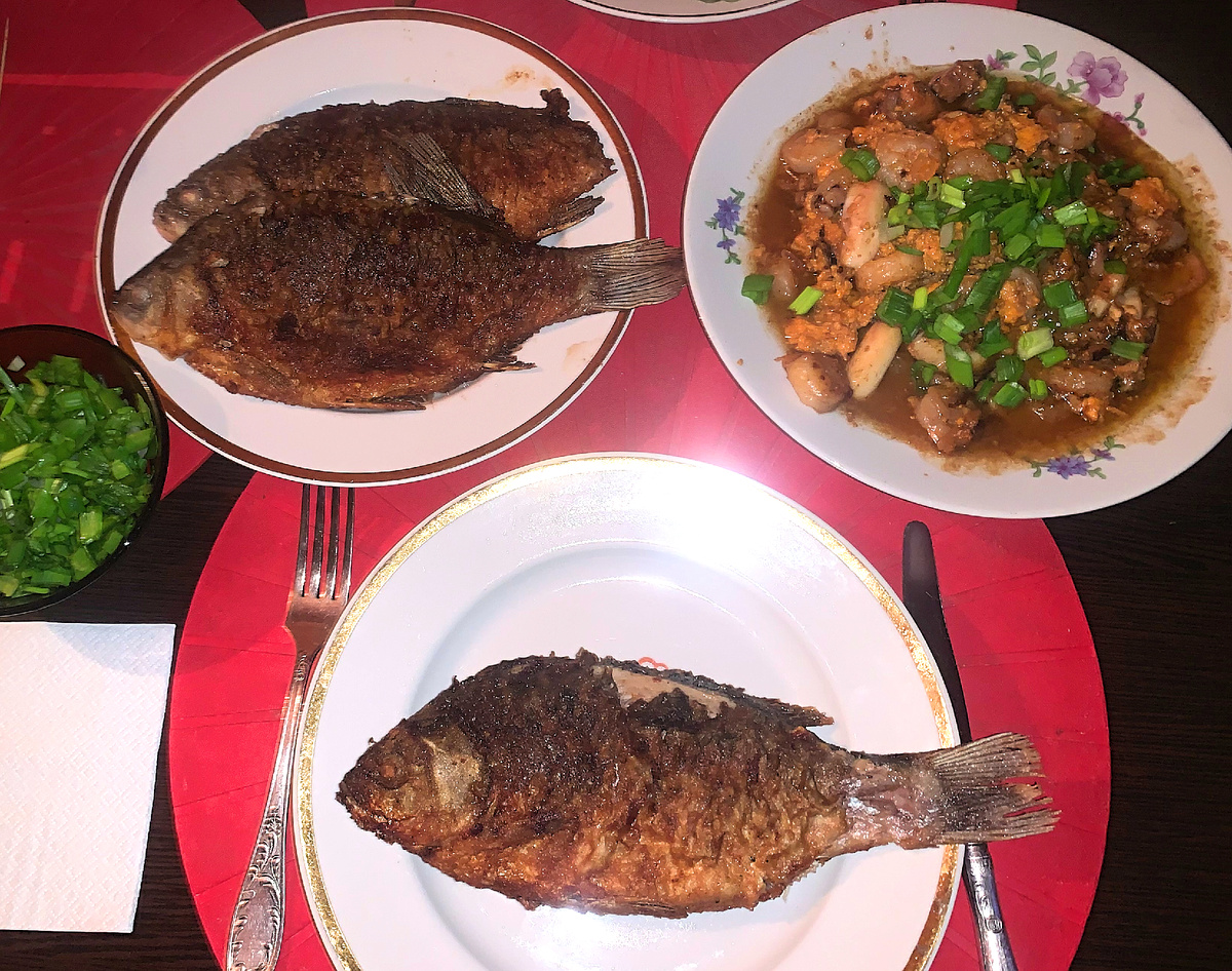 Караси и морепродукты на садже и огне